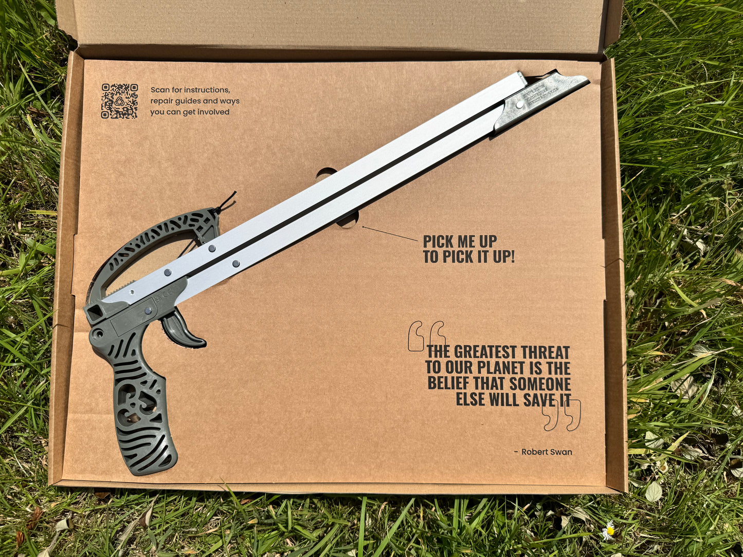 eco friendly recycled plastic waterhaul litter pickers in presentation box