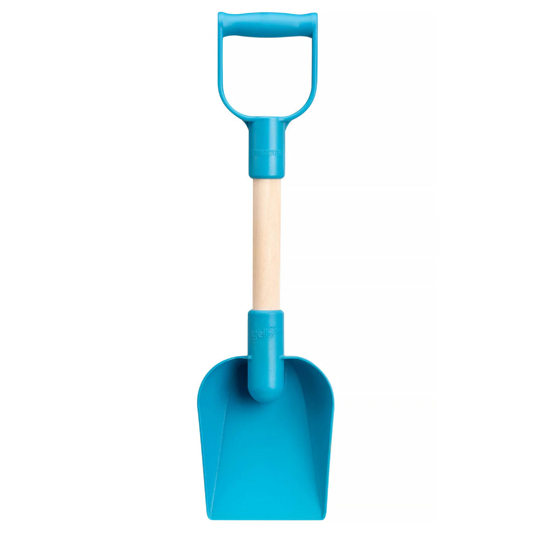 Recycled plastic beach spade