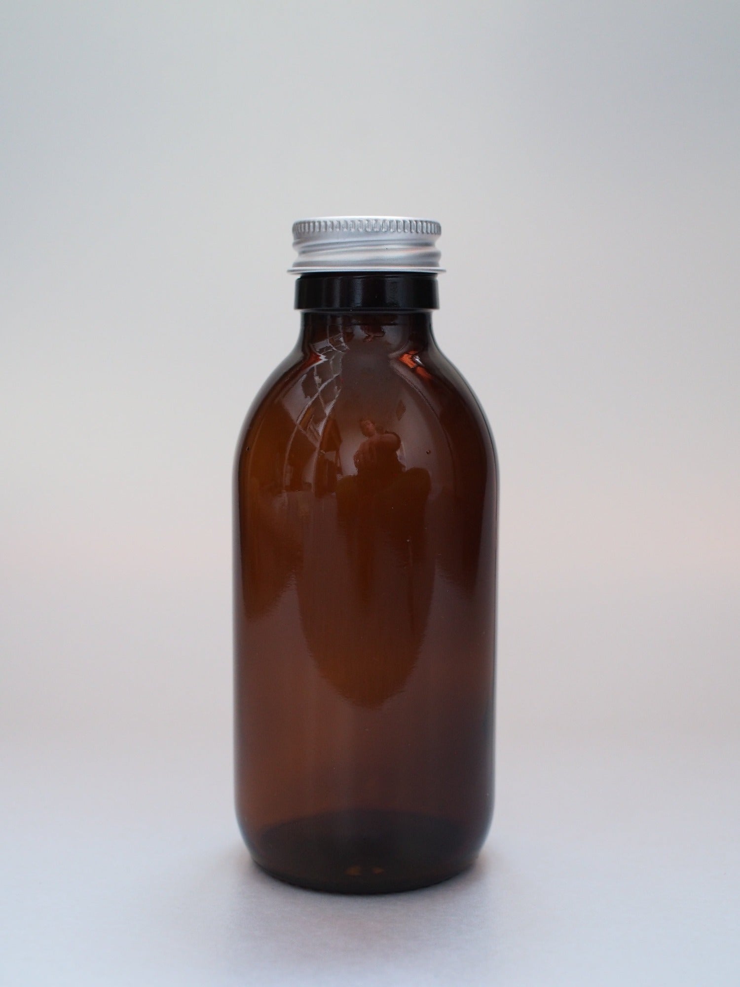 Amber glass bottle and accessories 